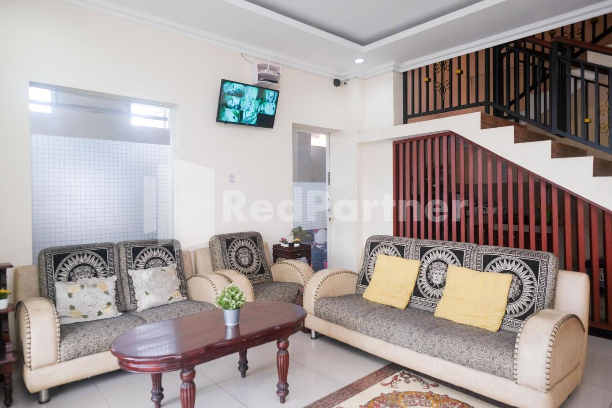Hotel Griya Loka 2 Syariah Near Simpang Lima Mitra Reddoorz à Semarang Extérieur photo
