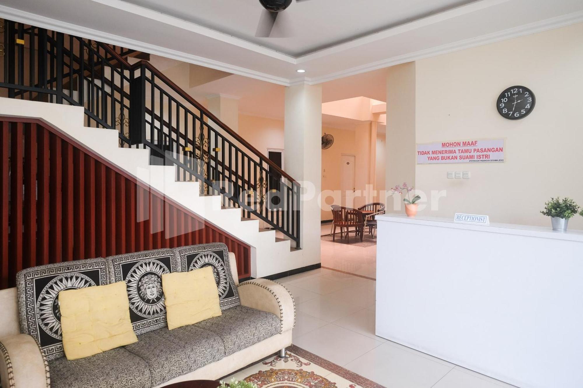 Hotel Griya Loka 2 Syariah Near Simpang Lima Mitra Reddoorz à Semarang Extérieur photo