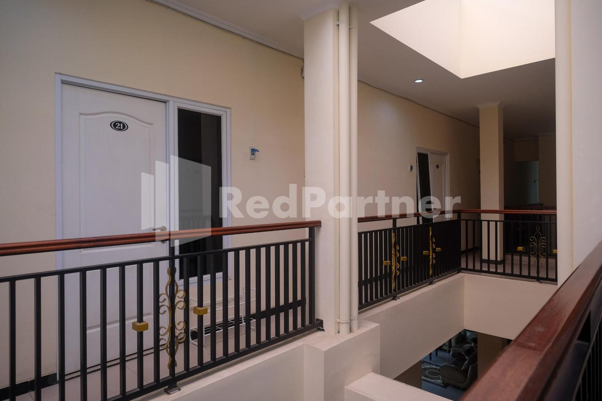 Hotel Griya Loka 2 Syariah Near Simpang Lima Mitra Reddoorz à Semarang Extérieur photo