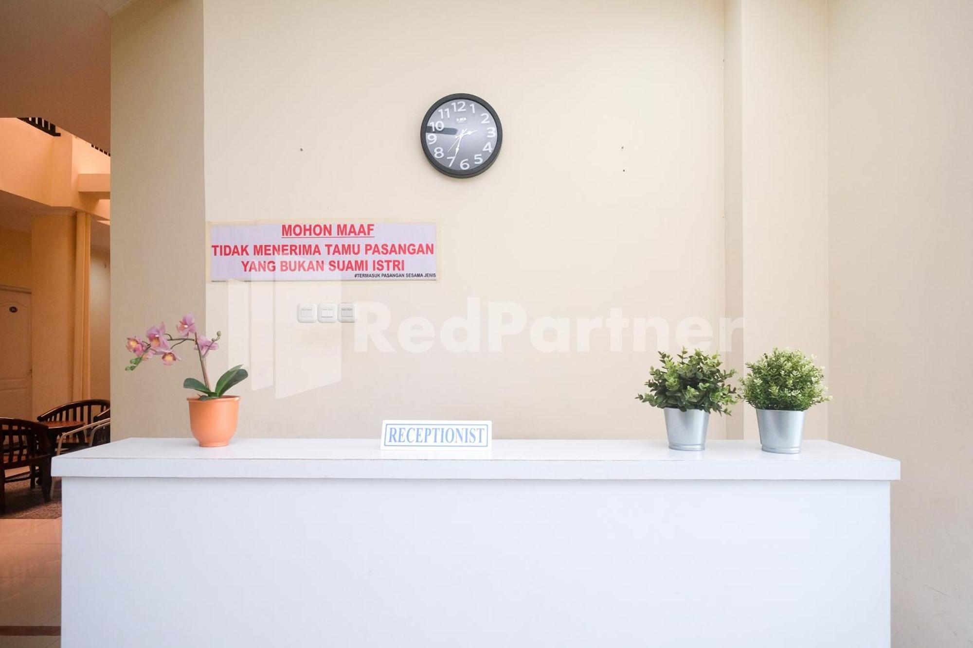 Hotel Griya Loka 2 Syariah Near Simpang Lima Mitra Reddoorz à Semarang Extérieur photo